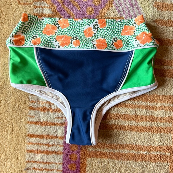 Free People free-est XS Boyshort Surf Bottoms NWOT - Picture 3 of 4